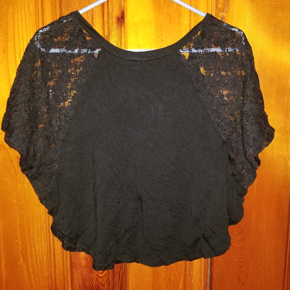 GUESS Crop Top - Picture 2 of 5